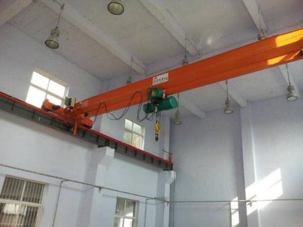 滁州市吊车租赁_吊车支腿油门开关使用说明